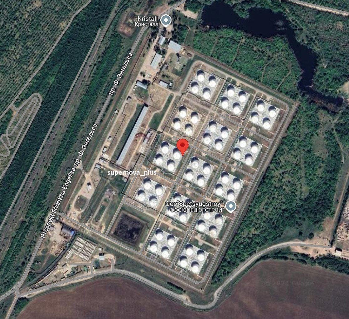 Дрони підпалили нафтобазу в Енгельсі. Фото: Кримський вітер