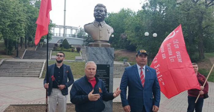 Памятник Сталину в оккупированном Мелитополе. Фото: соцсети