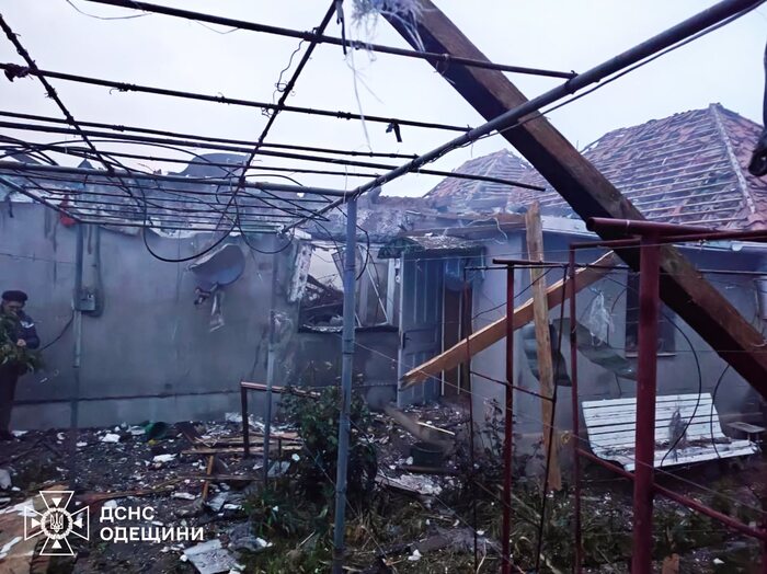 Наслідки атаки російських дронів по Білгород-Дністровському, фото: ДСНС