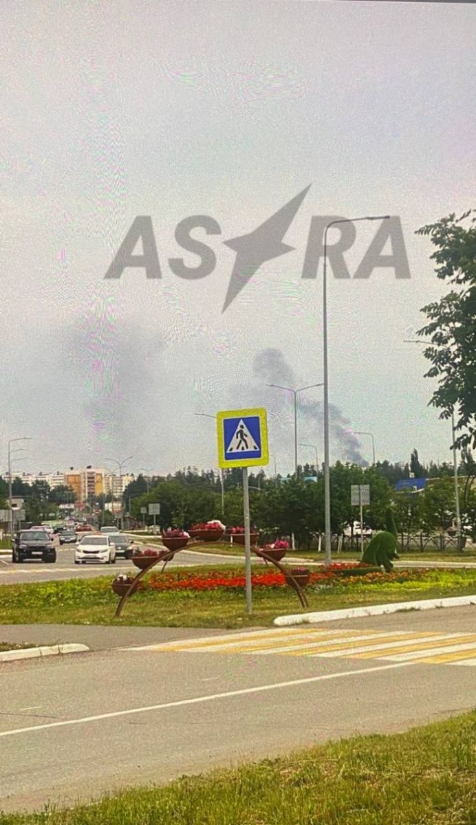 У Єлабузі після атаки безпілотників зафіксували стовп диму, фото: Astra